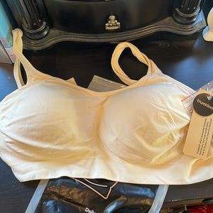 Truekind Daily Comfort Wirefree Shaper Bra. Large. Beige.